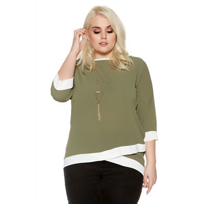 Green curve contrast 3/4 sleeve necklace top